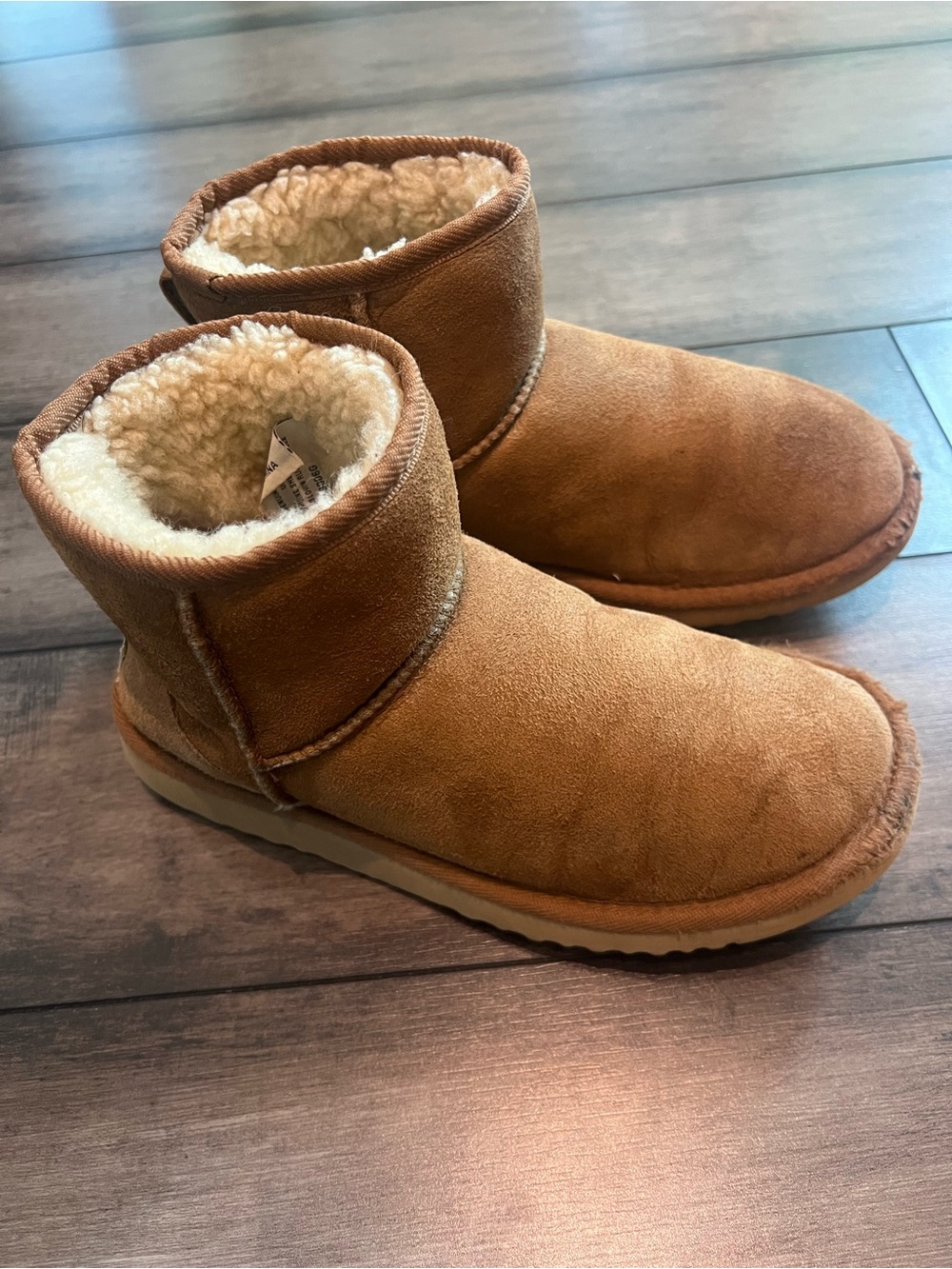 UGG Mini Classic Women’s Size 6 Chestnut Brown Tan Suede Fall Boot